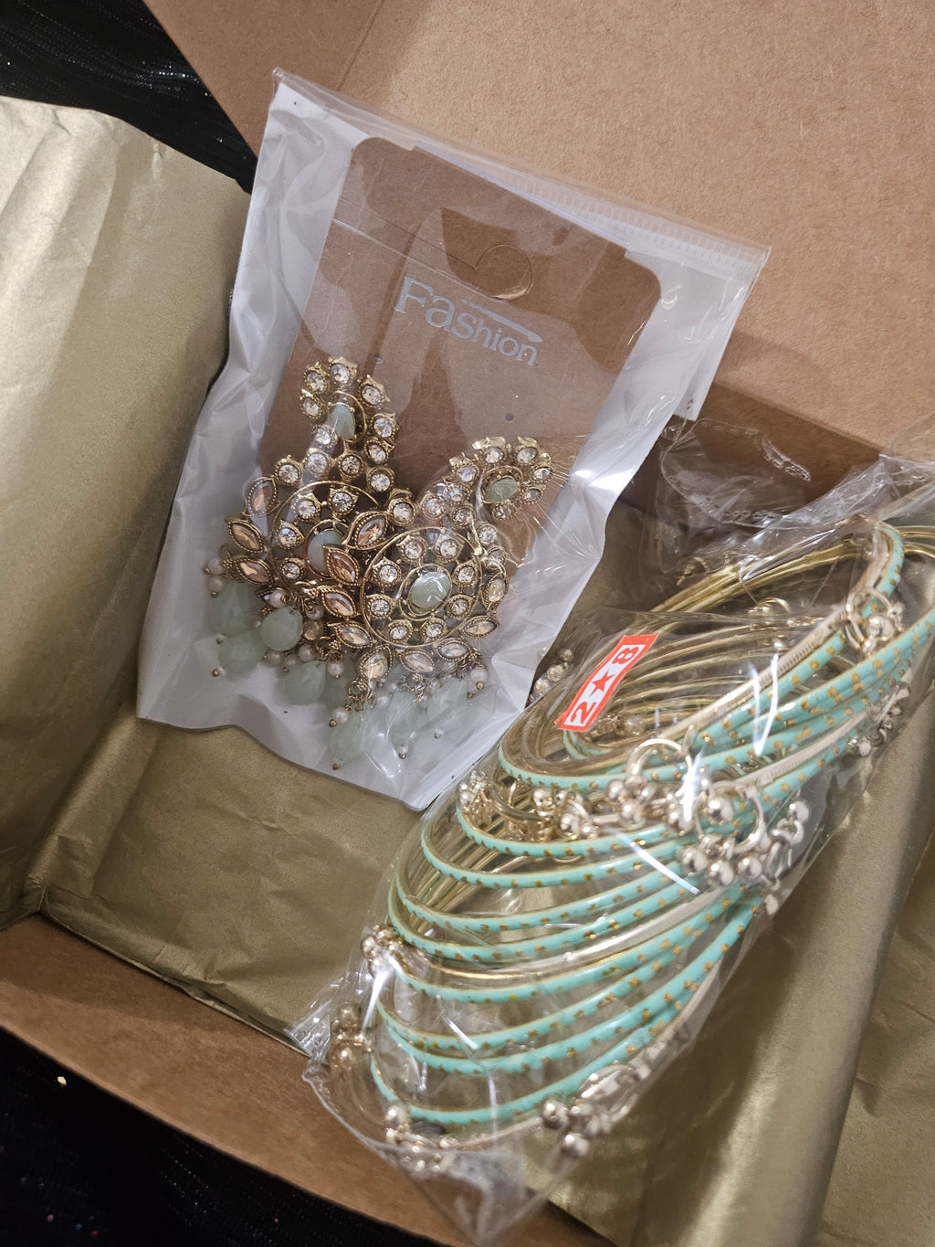 Gift box Earrings & Bangles