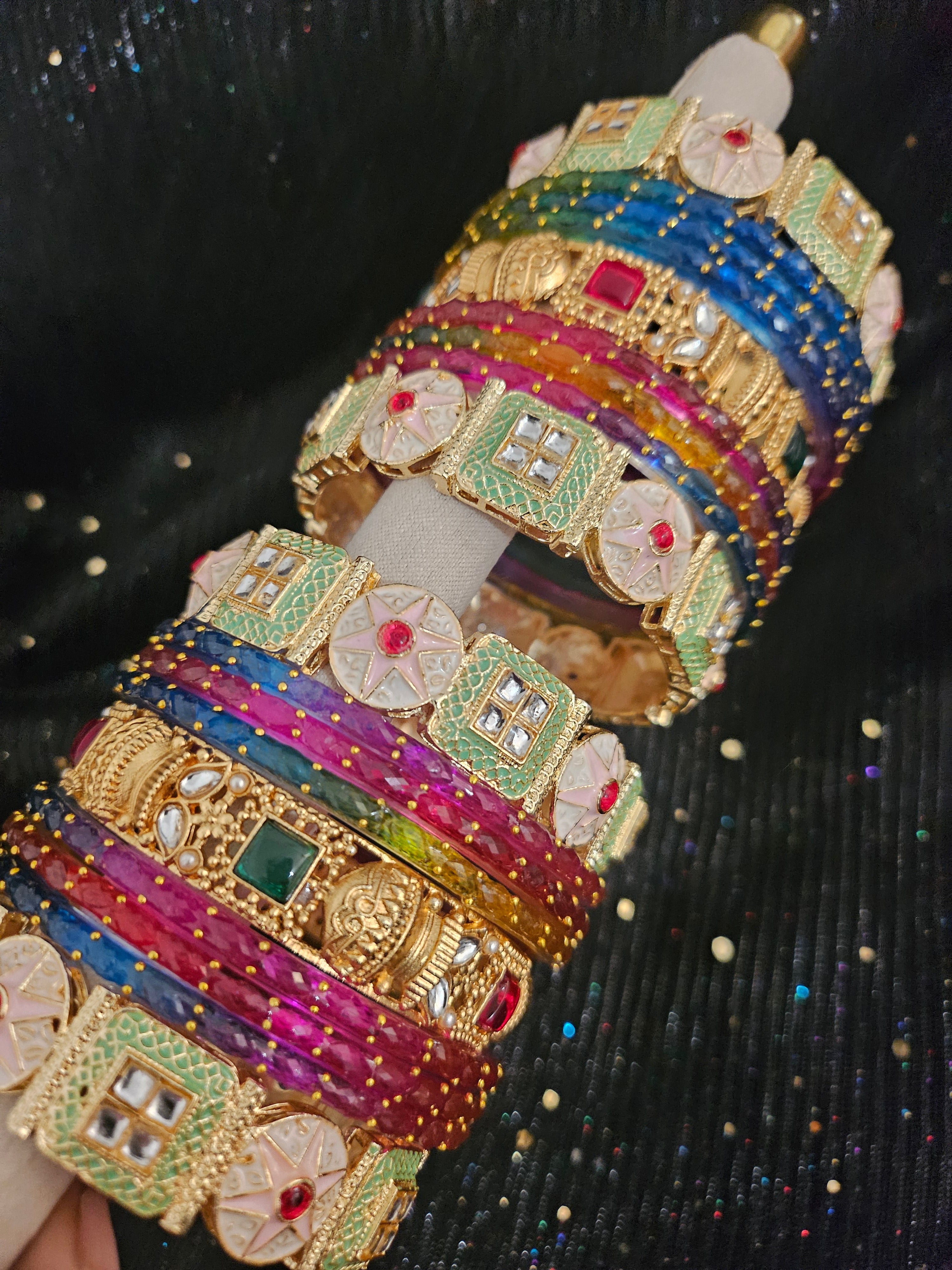 Ensemble de Glass & Kundan Bangles