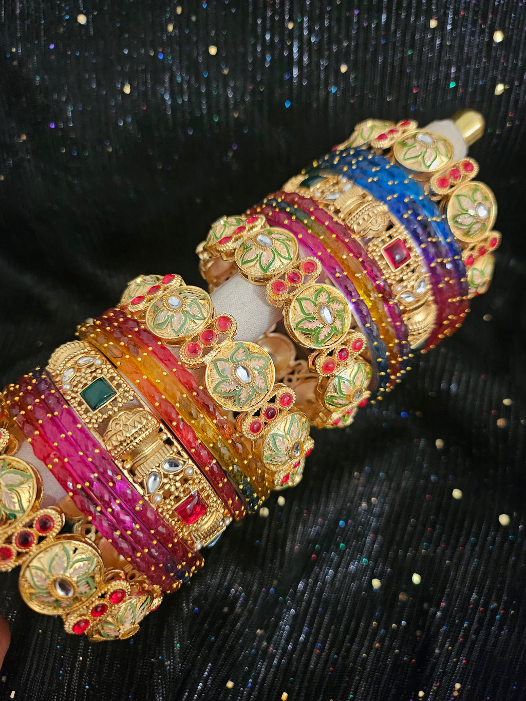 Ensemble de Glass & Kundan Bangles