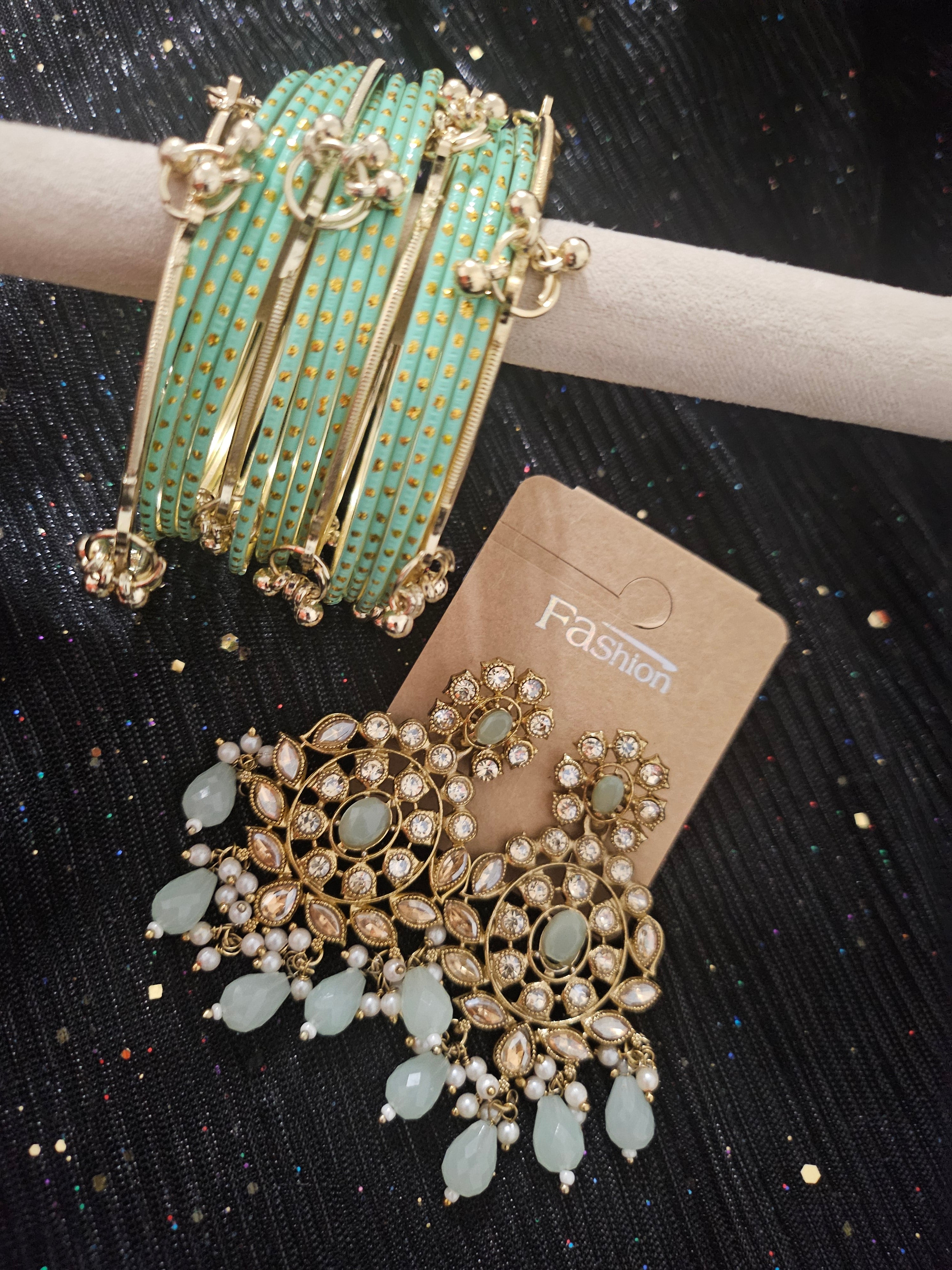 Gift box Earrings & Bangles