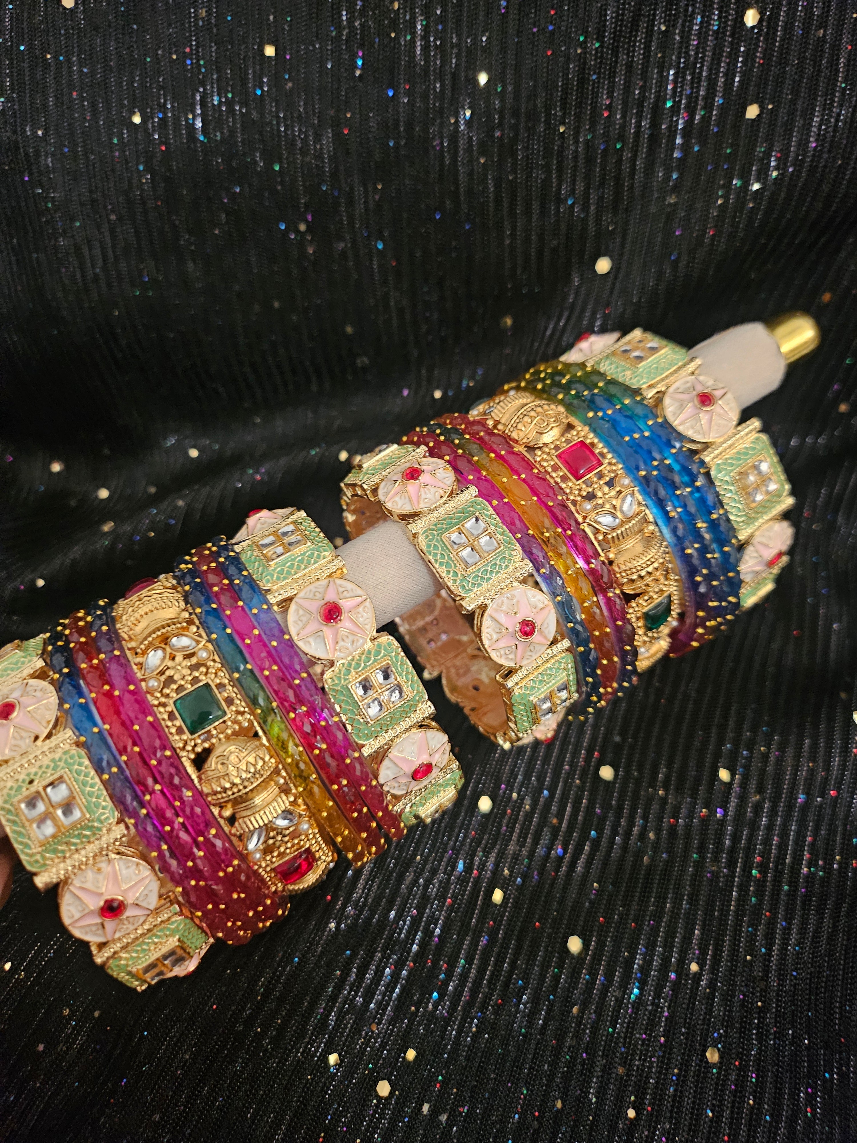 Ensemble de Glass & Kundan Bangles