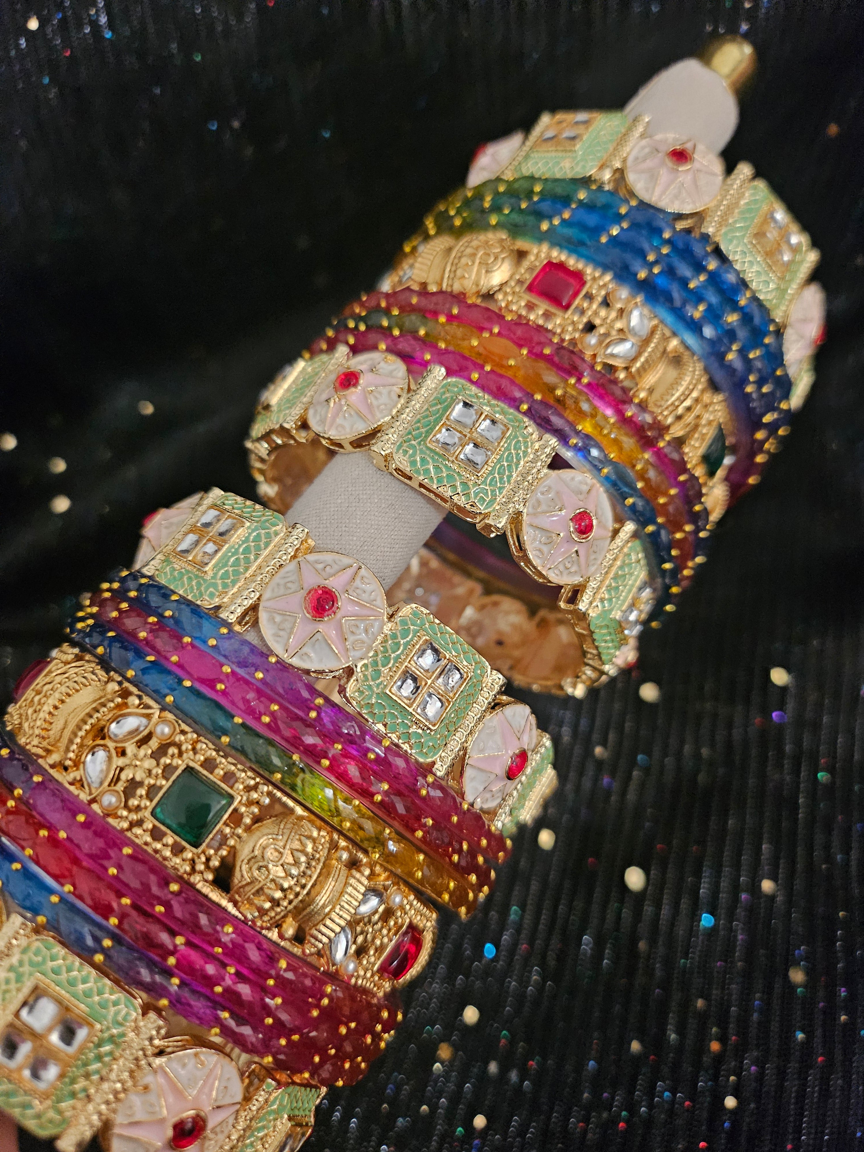 Ensemble de Glass & Kundan Bangles