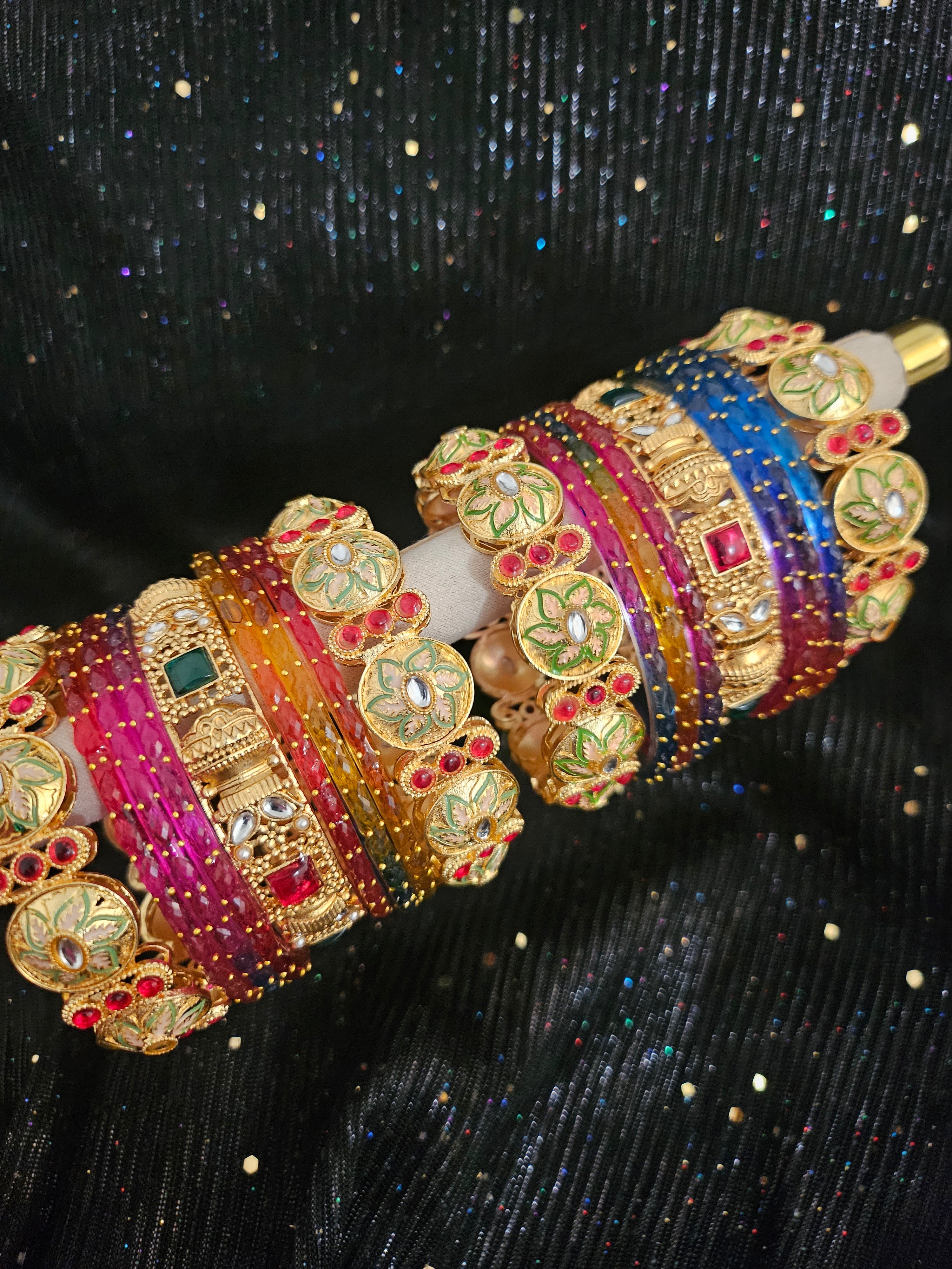 Ensemble de Glass & Kundan Bangles