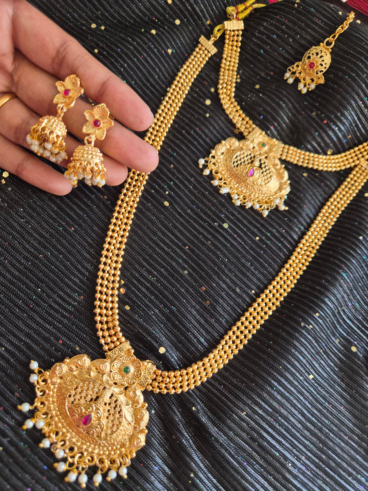 Parure indienne dorée – 2 colliers