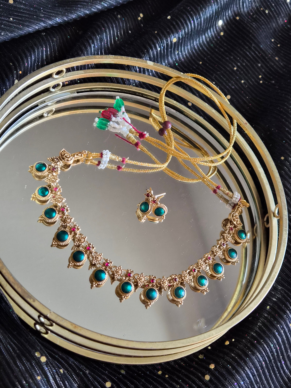 Parure Indienne Émeraude & Rubis – Bijoux Traditionnels