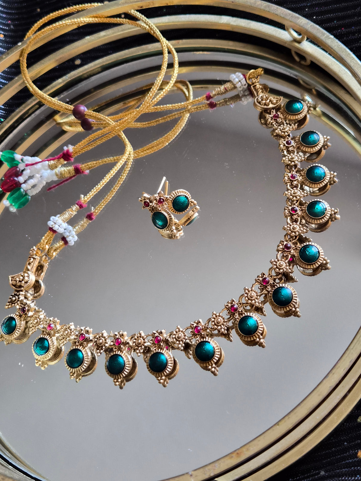 Parure Indienne Émeraude & Rubis – Bijoux Traditionnels