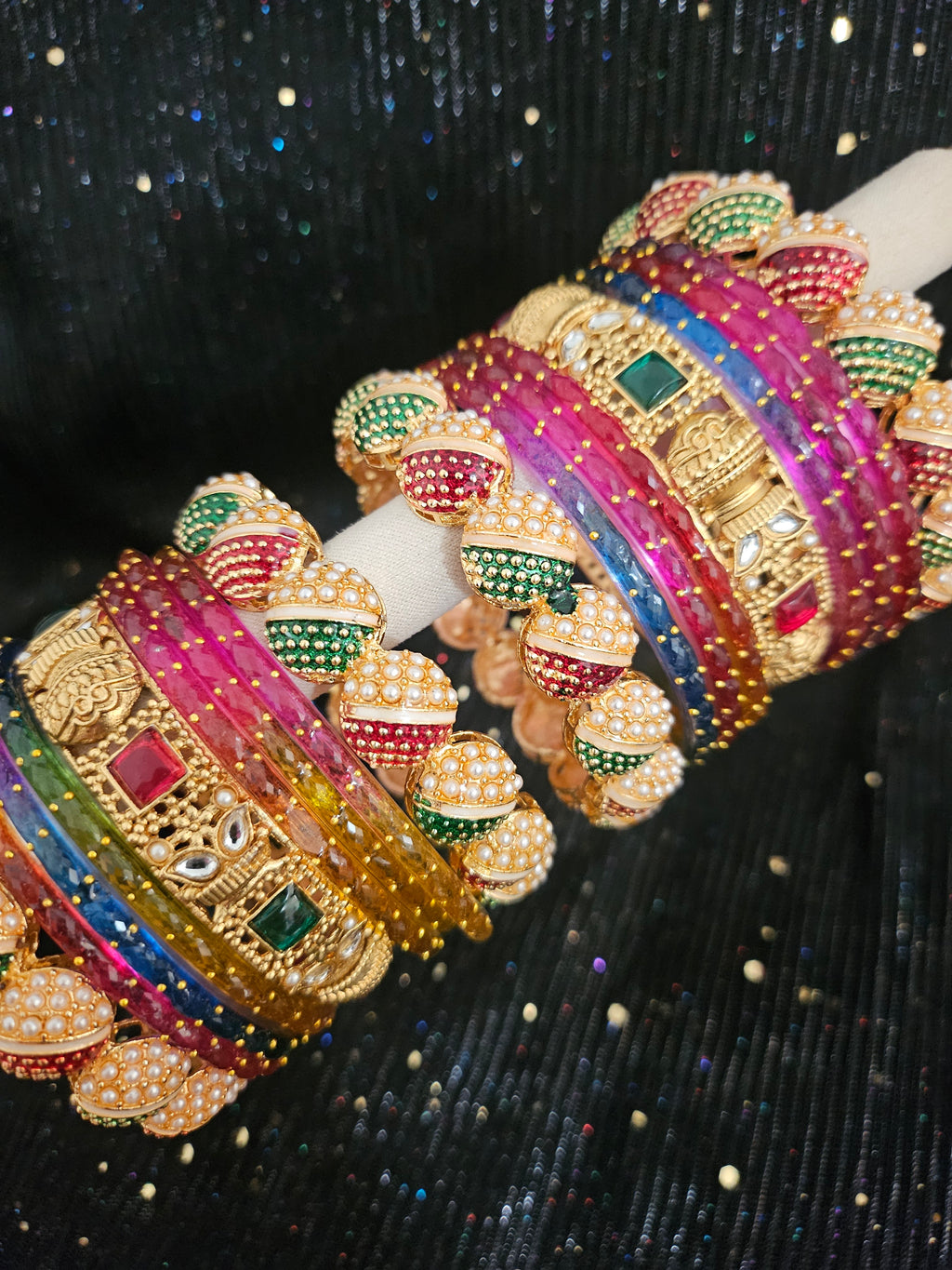 Ensemble de Glass & Kundan Bangles